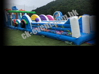 巨型充氣彈床滑梯
